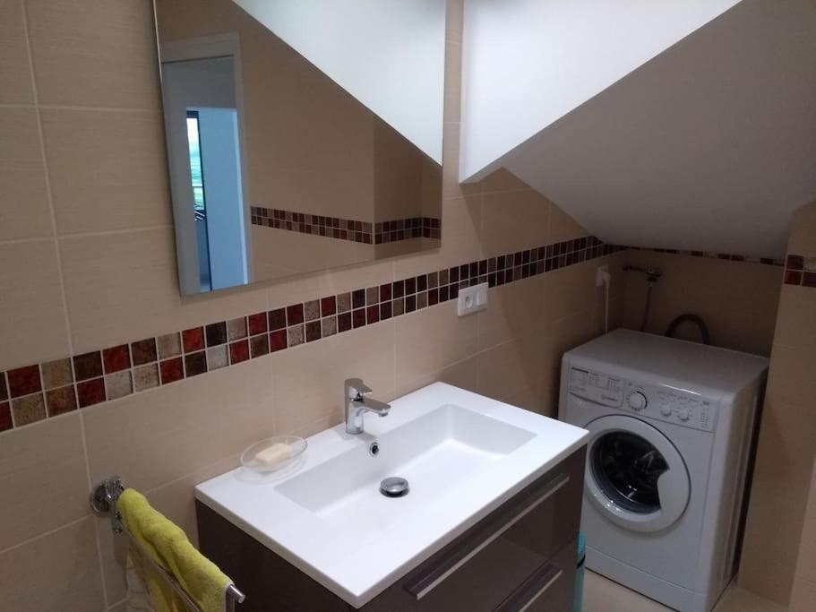 Charmant Appartement T2 Neuf ,Calme Tout Confort. Cases-de-Pene Esterno foto